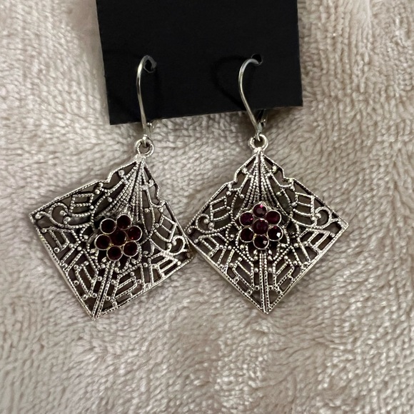 Elegant Silver 🍒 and Red Filigree Earrings - Picture 1 of 2